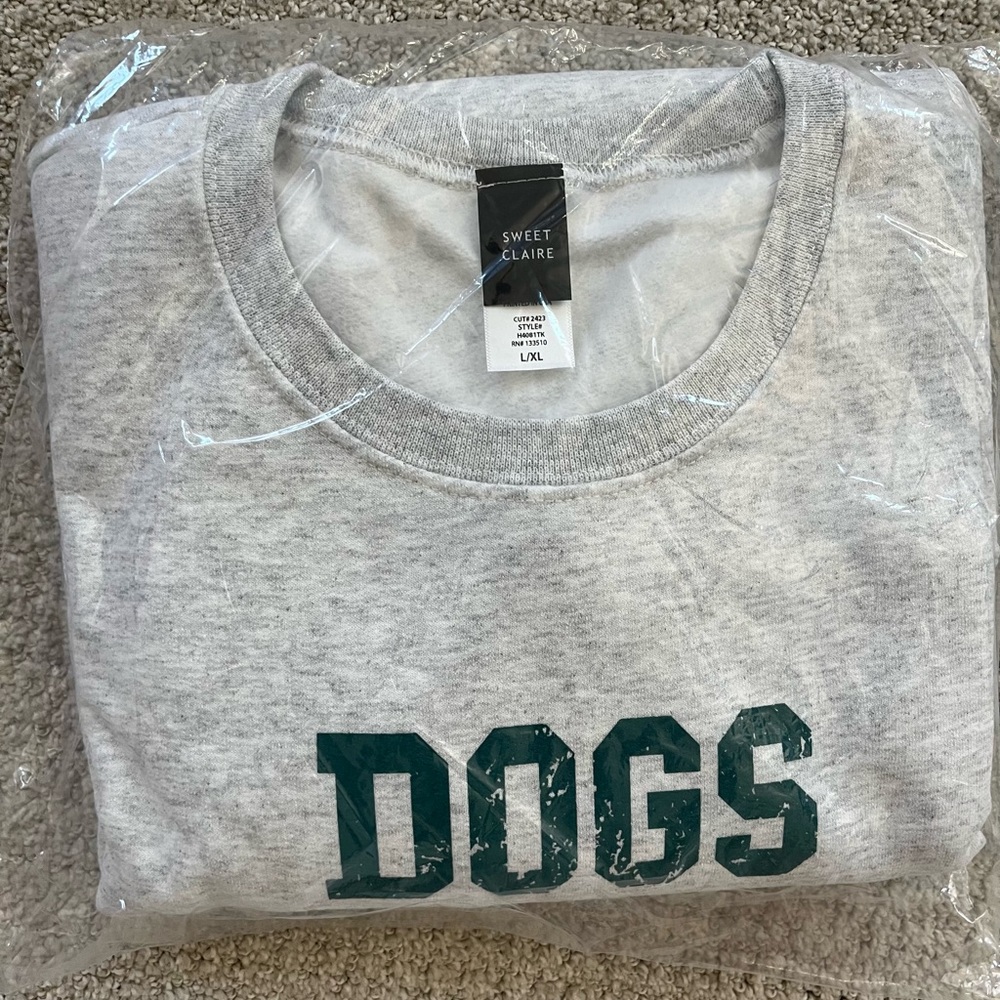 New oversized Dogs crewneck sweater